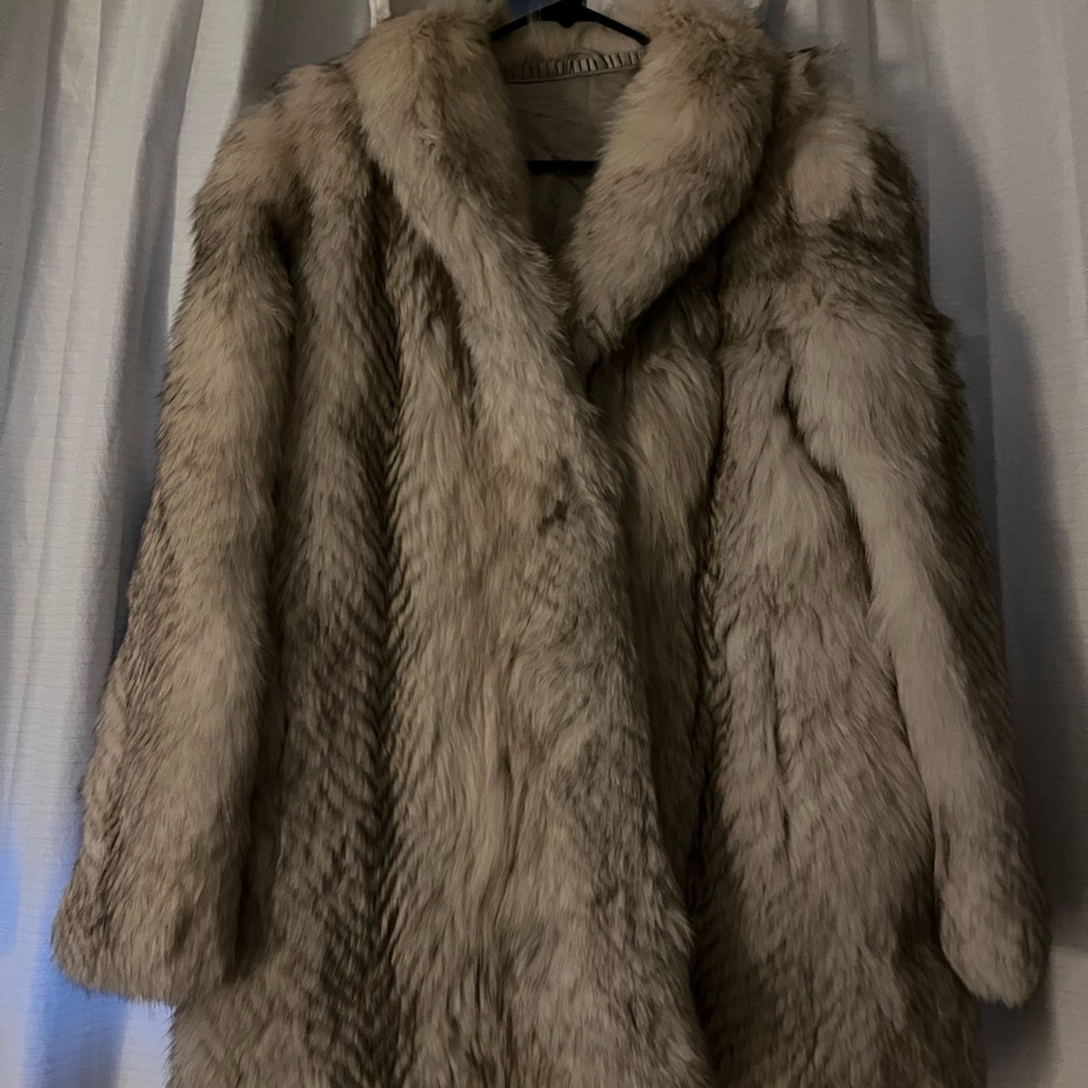 Saga Furs Natural Fox Fur Coat M/10 - Picture 15 of 16